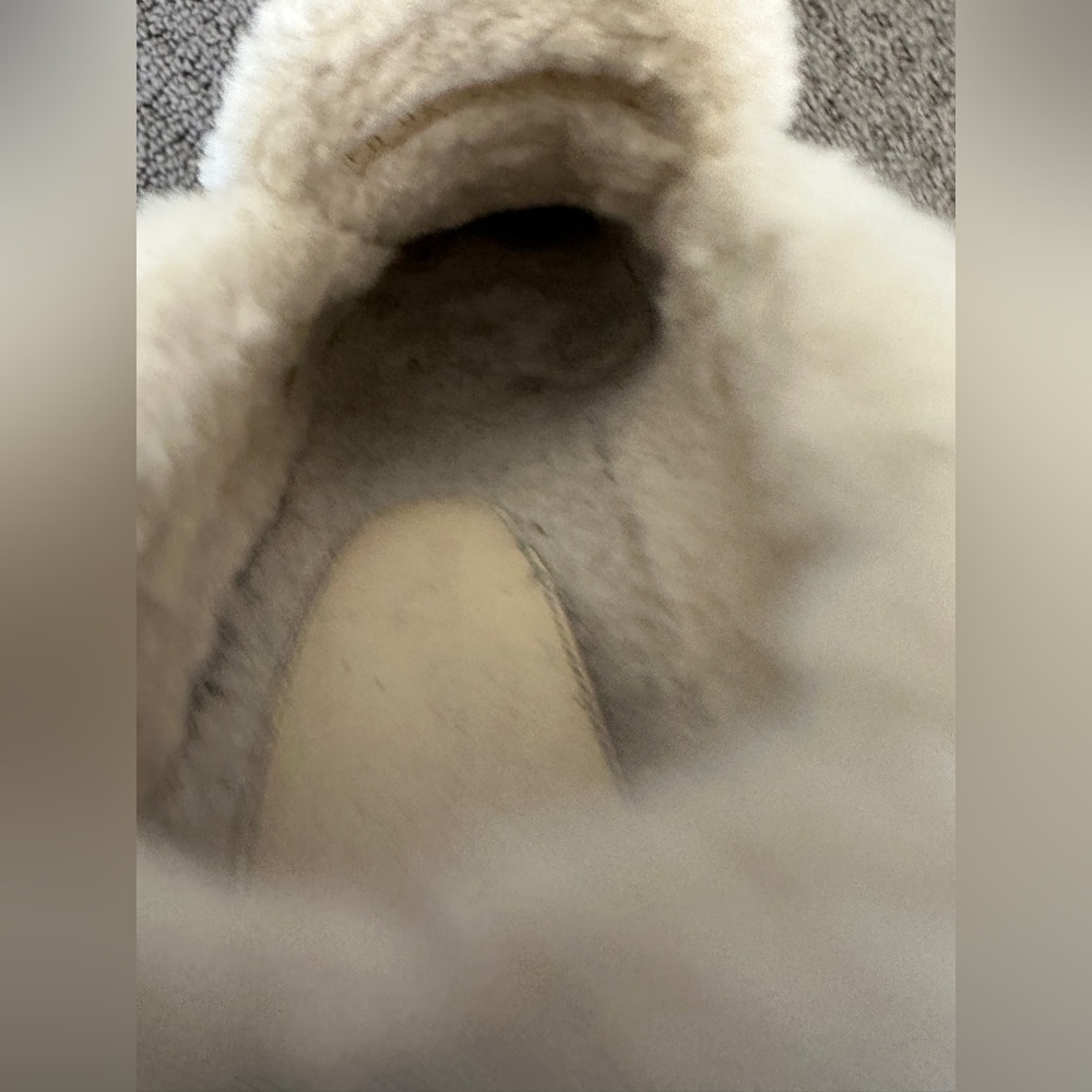 Christian Dior shearling insole loafers size 37.5 good condition. - Picture 7 of 12